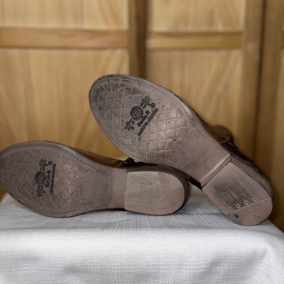 Circle G Two-Tone Brown Ankle Boots - Picture 6 of 7